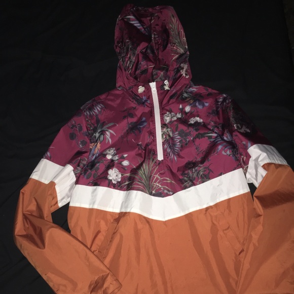 Windbreaker - Picture 2 of 4